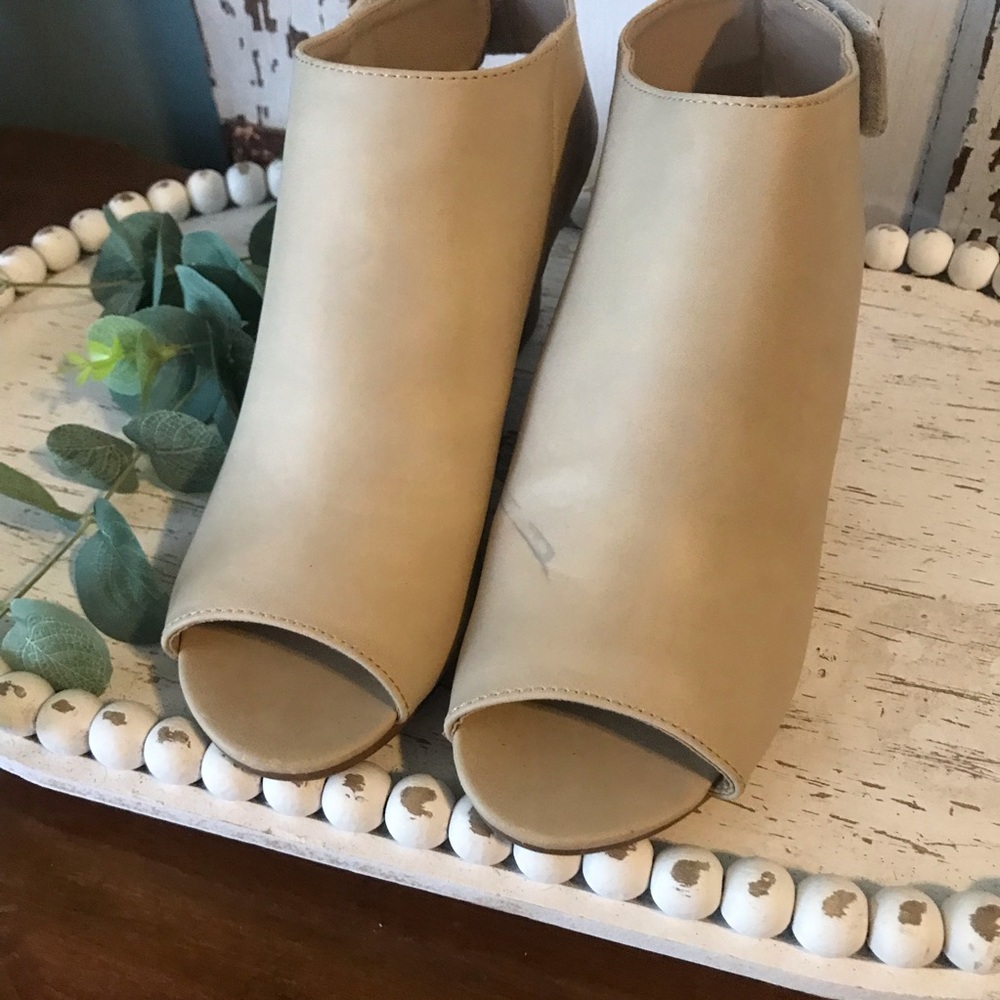 Beige shoes - Wraps at ankle. Worn once